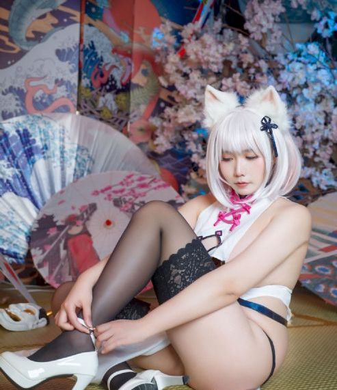 巨乳女士官